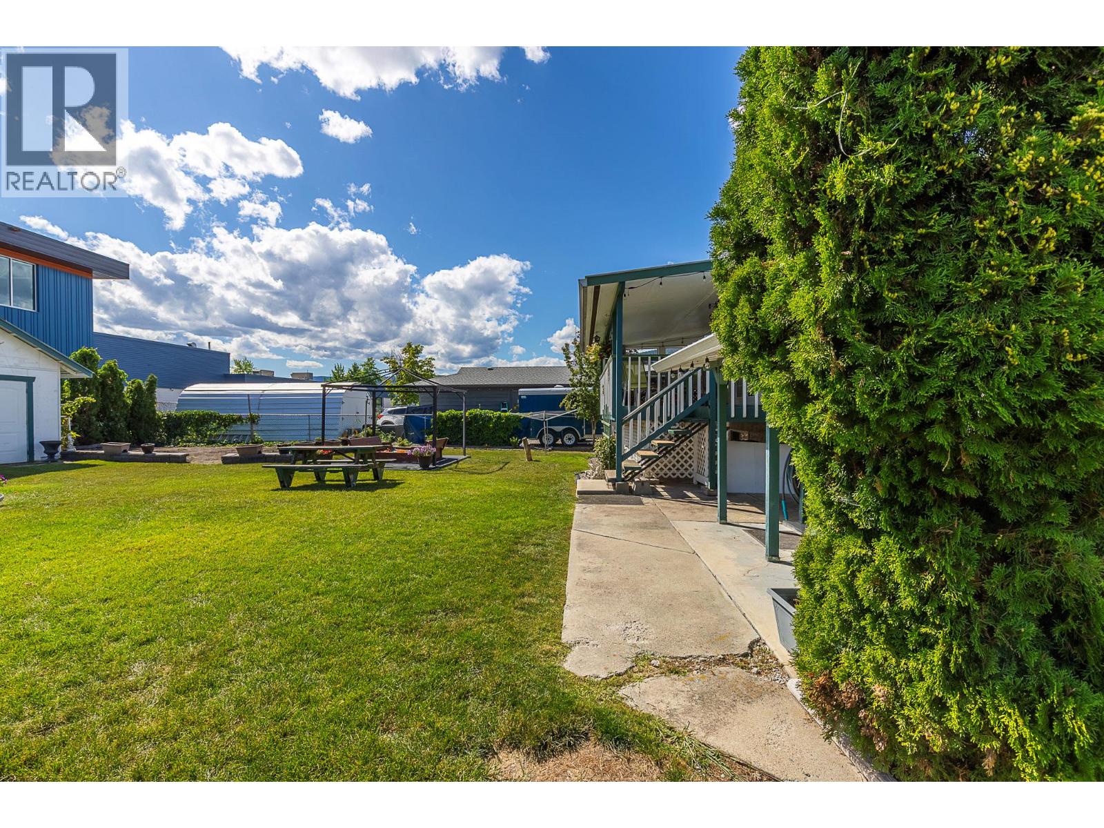 3735 Patten Crescent, Armstrong