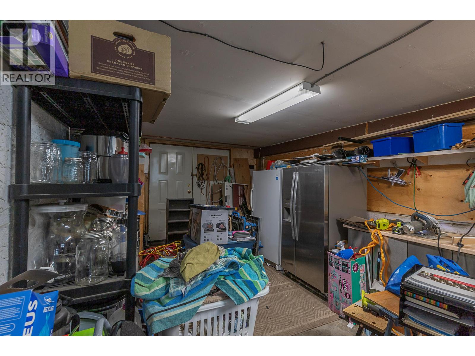 3735 Patten Crescent, Armstrong