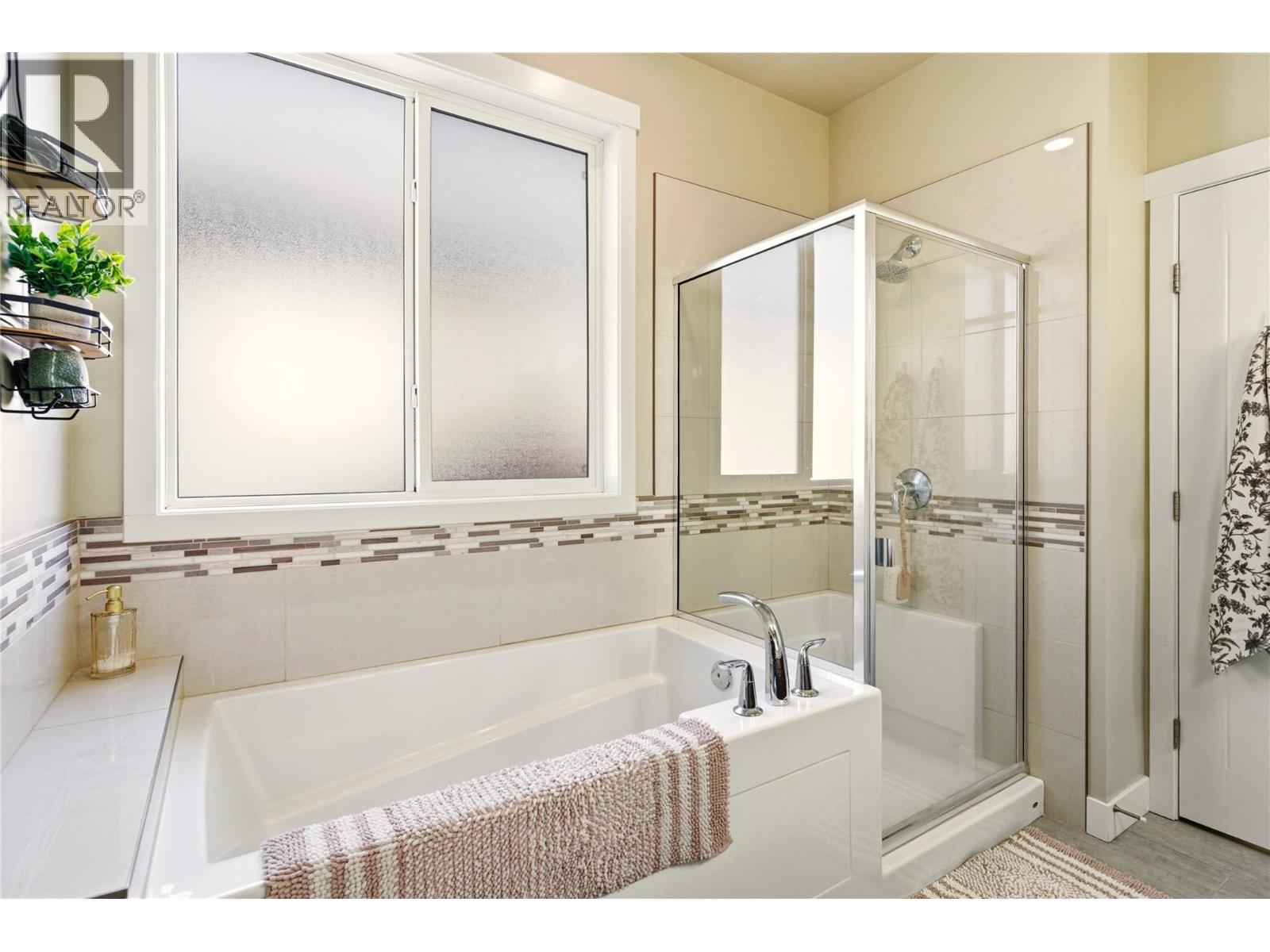  2110 Lawrence Avenue, Penticton