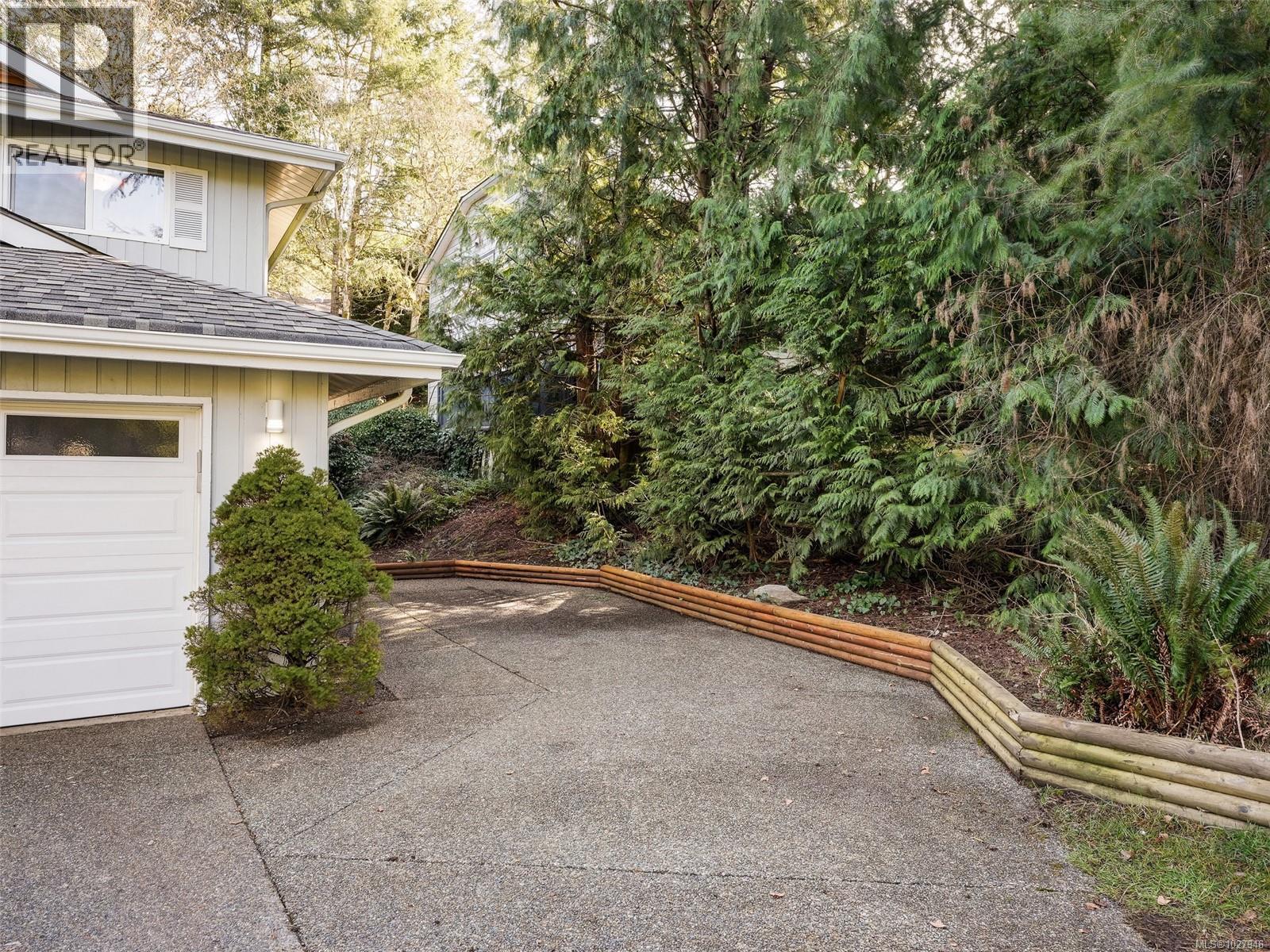  6740 Amwell Drive, Central Saanich