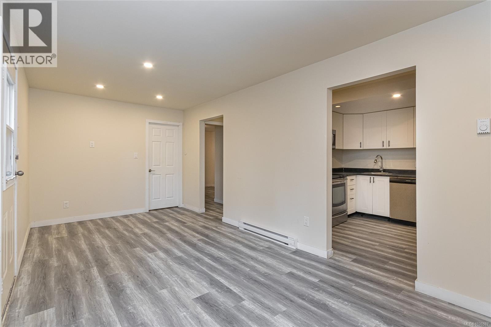  375 Kislingbury Lane, View Royal