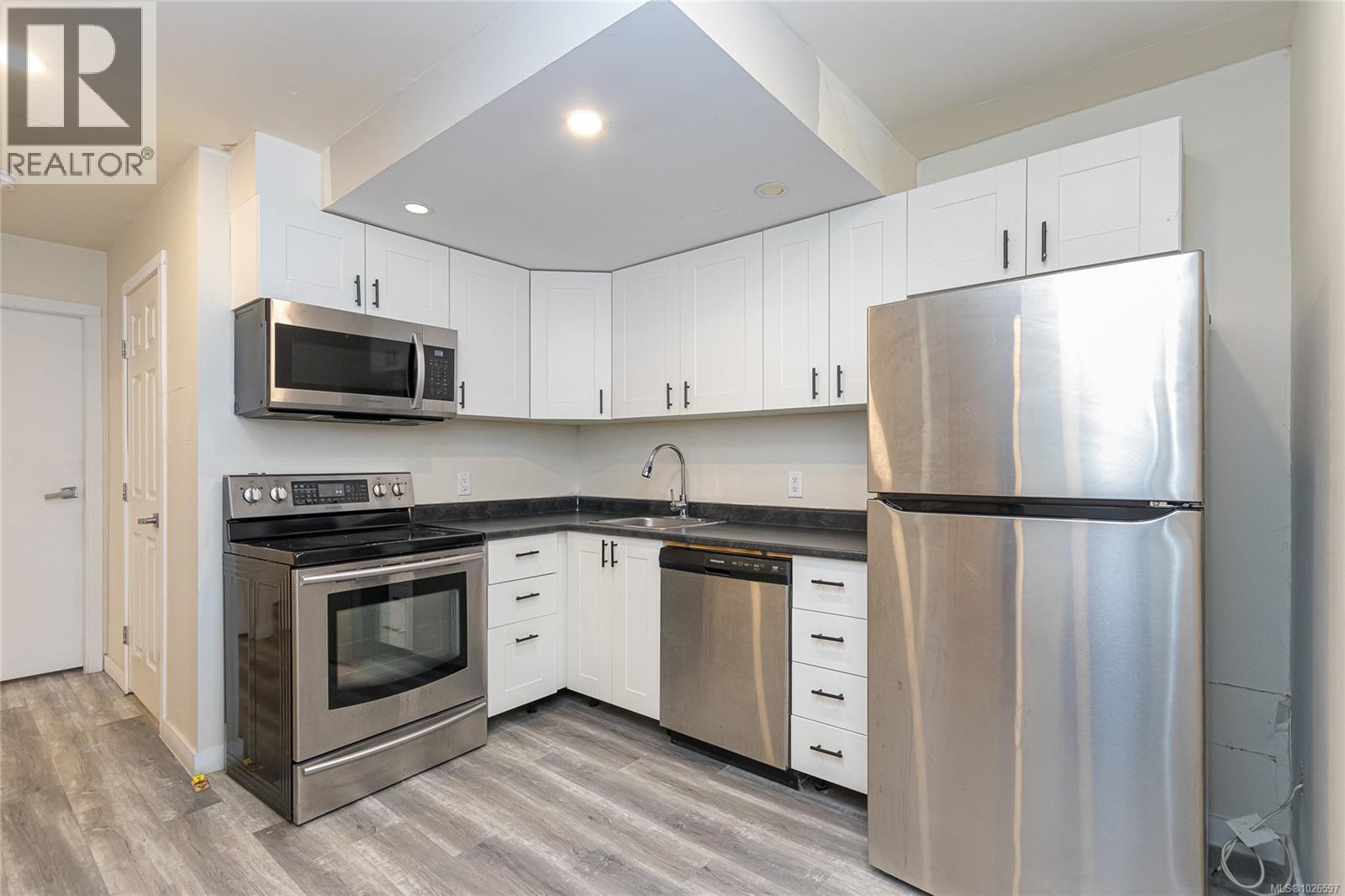  375 Kislingbury Lane, View Royal