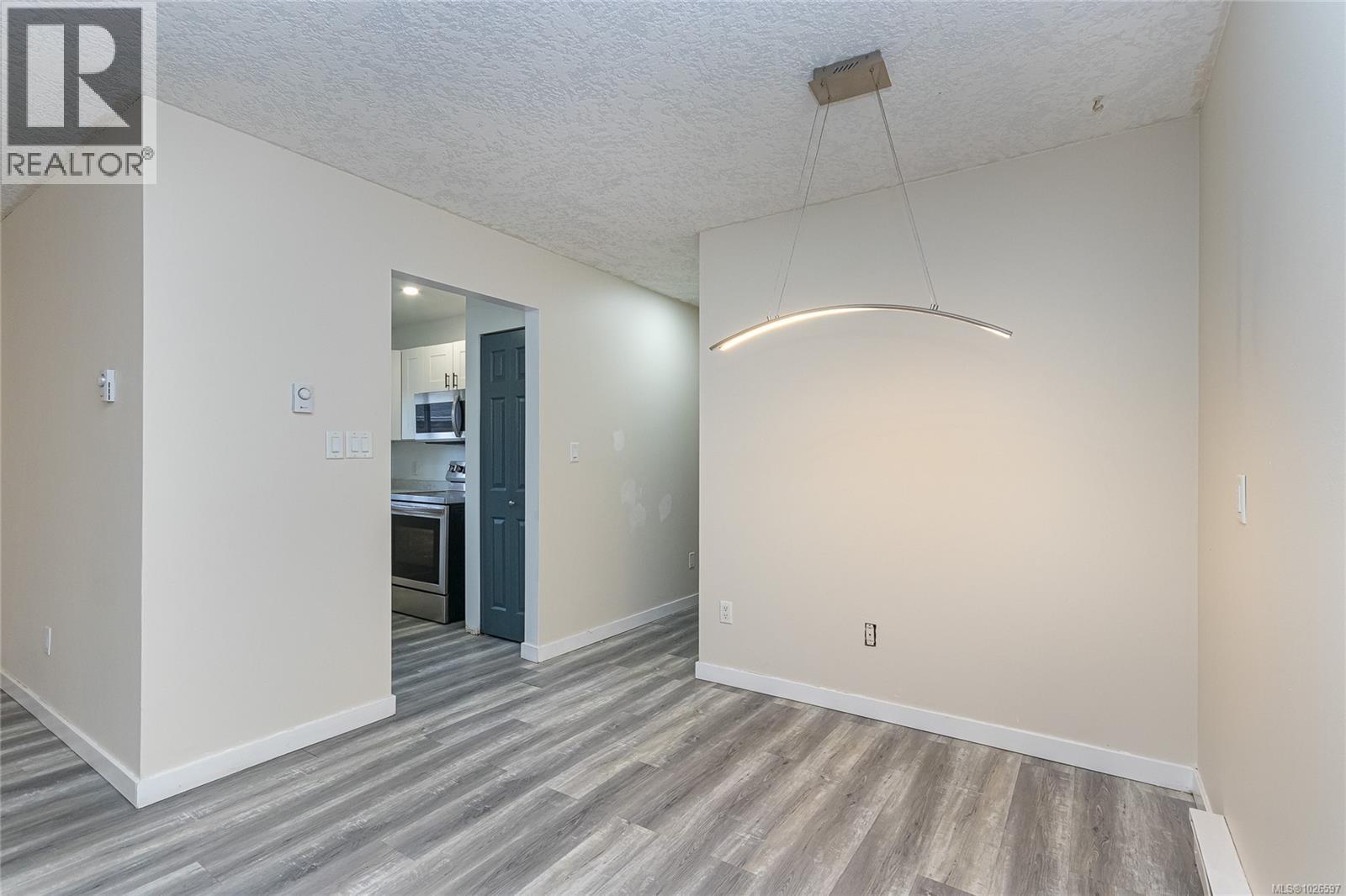  375 Kislingbury Lane, View Royal