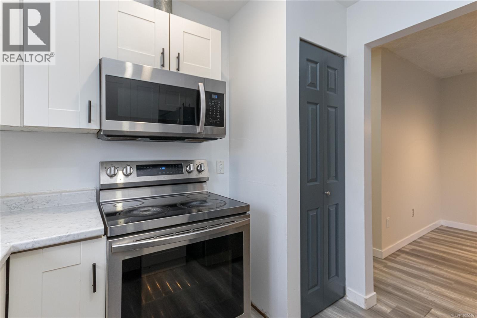  375 Kislingbury Lane, View Royal