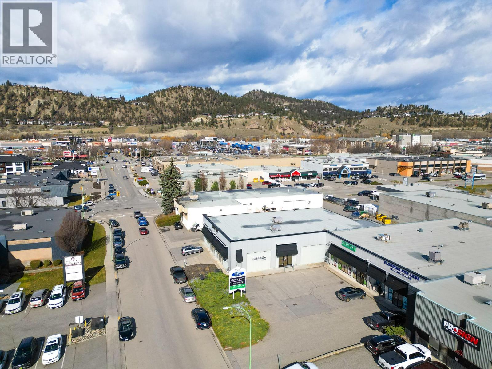 425 & 427 Banks Road, Kelowna