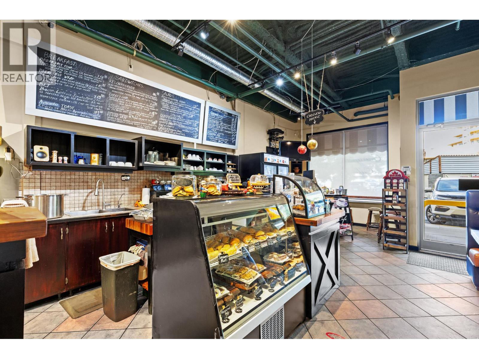 107 3330 Richter Street, Kelowna