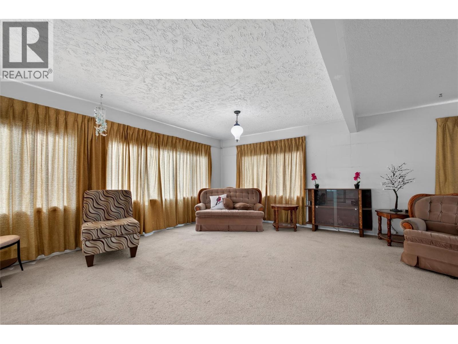 10114 Newene Road, Lake Country