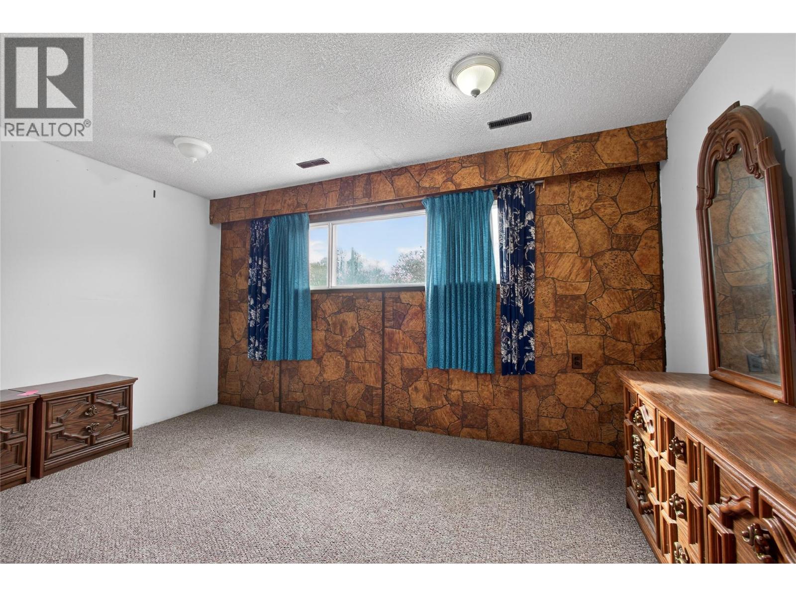 10114 Newene Road, Lake Country