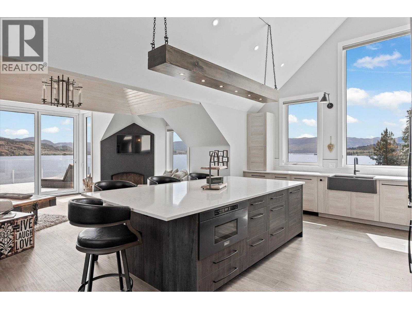 901 Westside Road S Unit# 22, West Kelowna