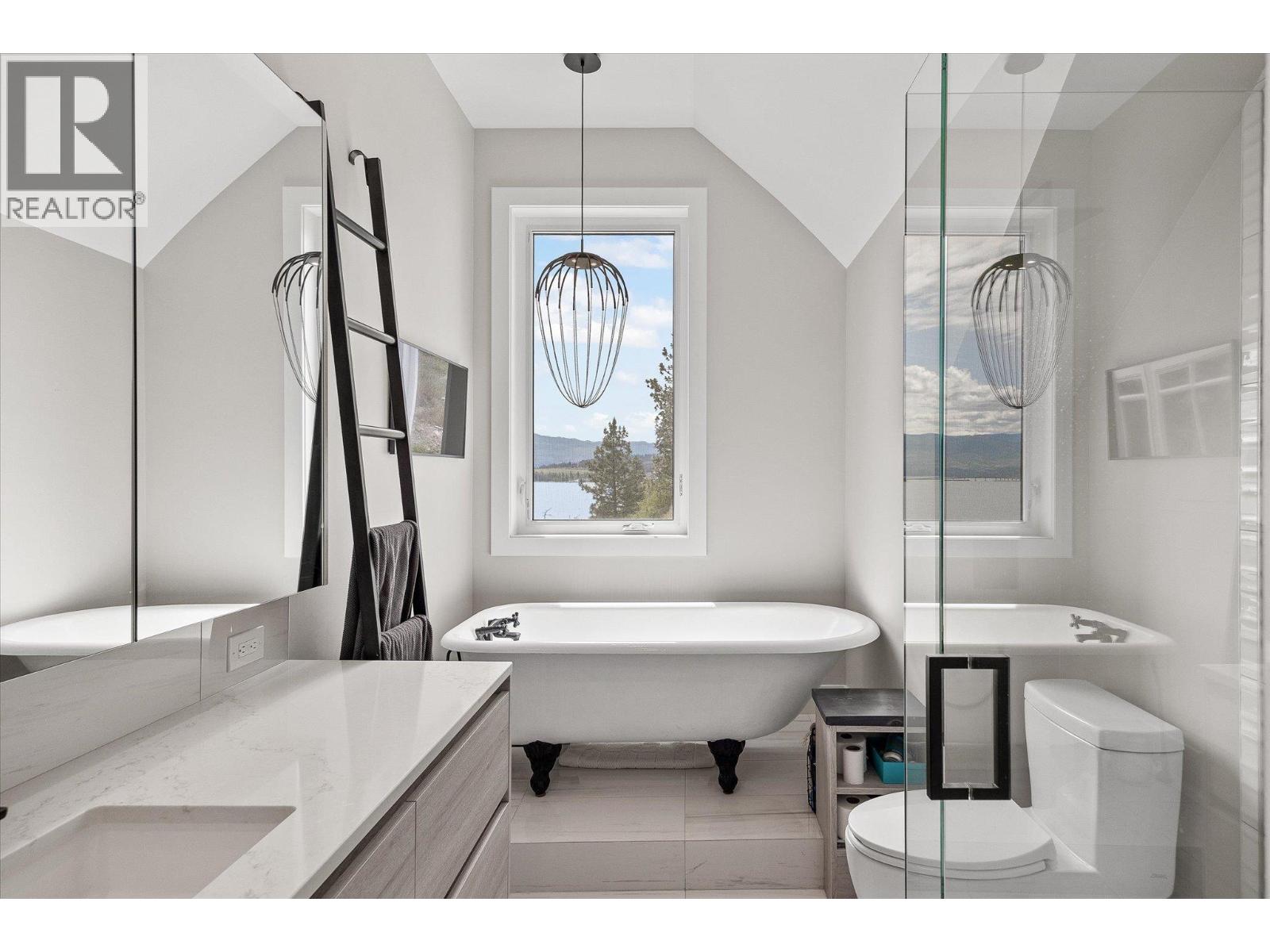 901 Westside Road S Unit# 22, West Kelowna