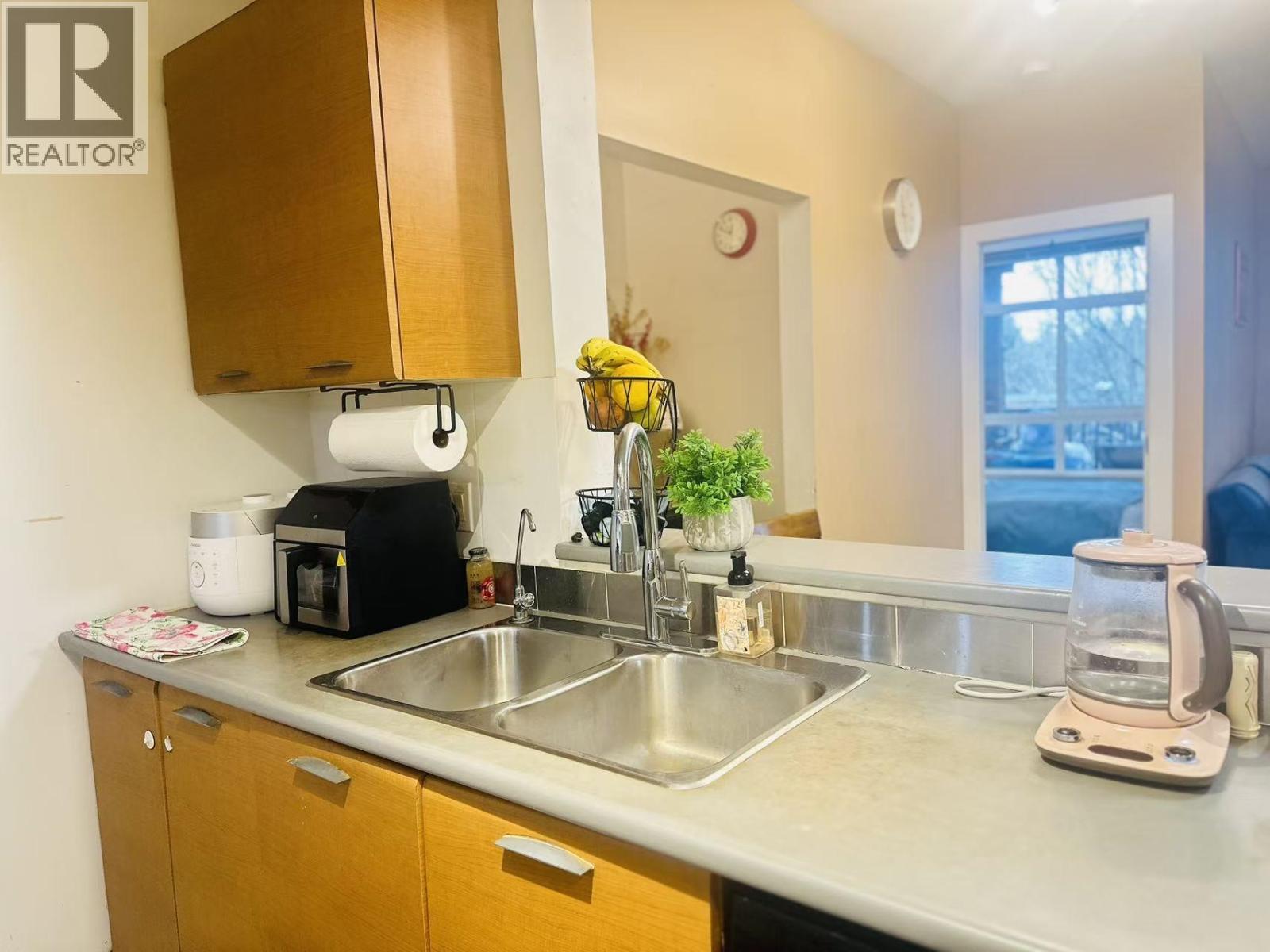 #310-9233 FERNDALE Road, Richmond