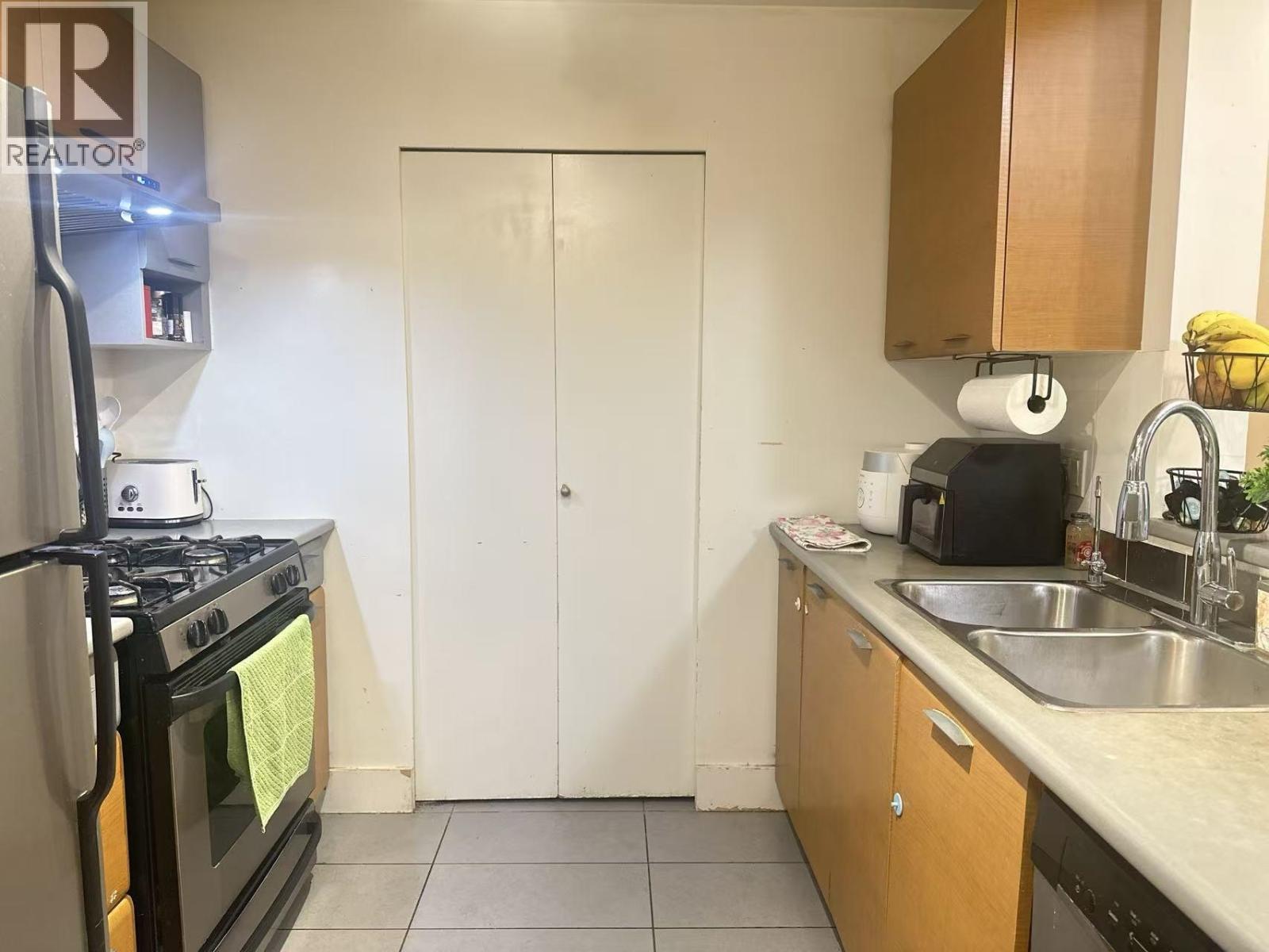 #310-9233 FERNDALE Road, Richmond