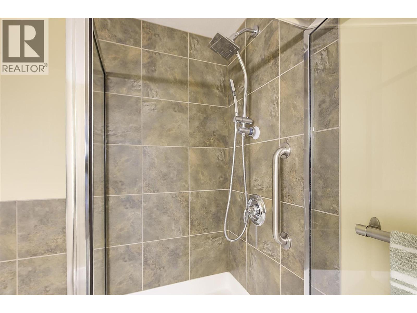 2532 Shoreline Drive Unit# 214, Lake Country