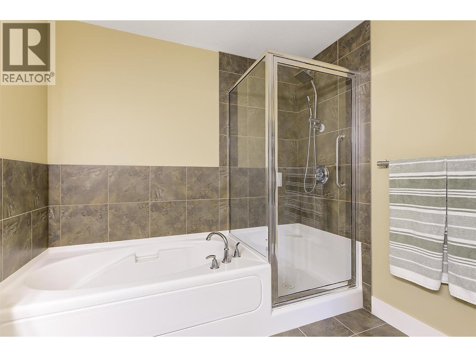 #214 2532 Shoreline Drive - 25