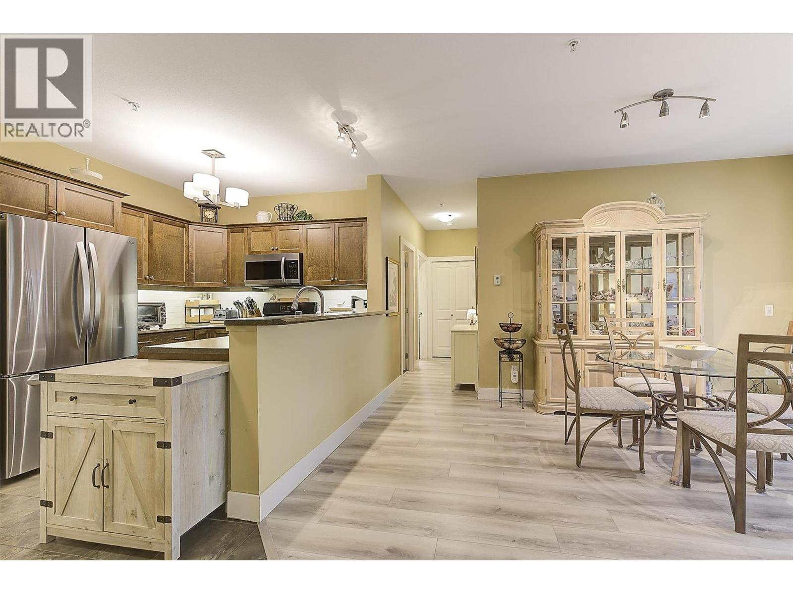 2532 Shoreline Drive Unit# 214, Lake Country