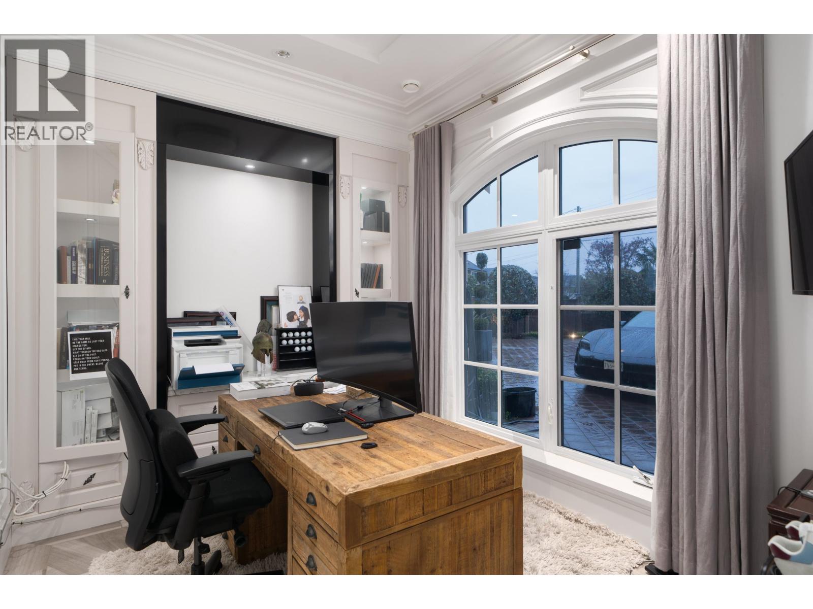 5711 RIVERDALE Drive, Richmond