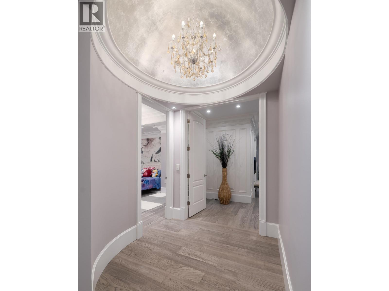 5711 RIVERDALE Drive, Richmond