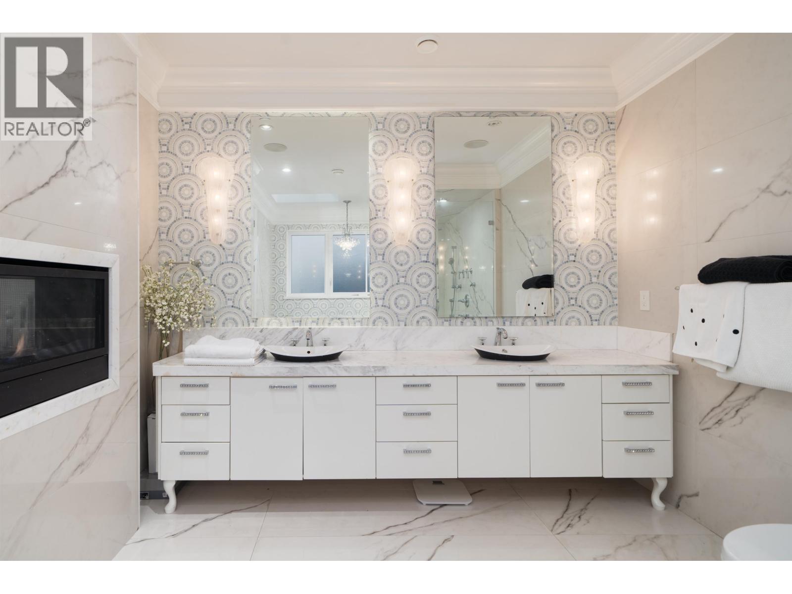 5711 RIVERDALE Drive, Richmond