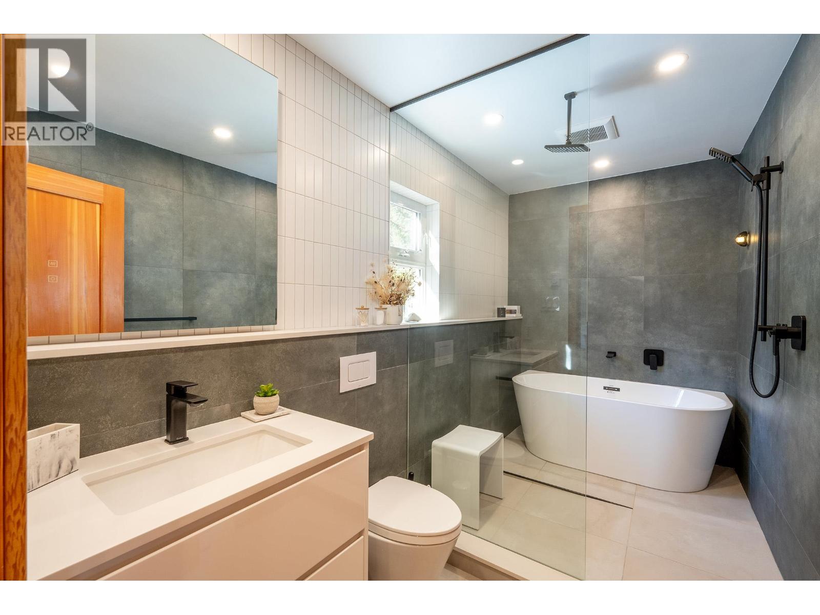 8373 MOUNTAIN VIEW DRIVE, Whistler