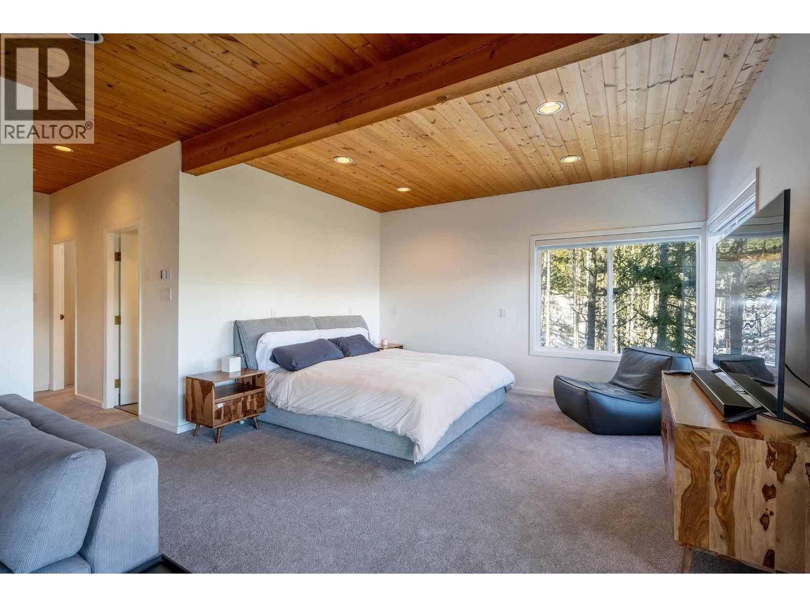 8373 MOUNTAIN VIEW DRIVE, Whistler
