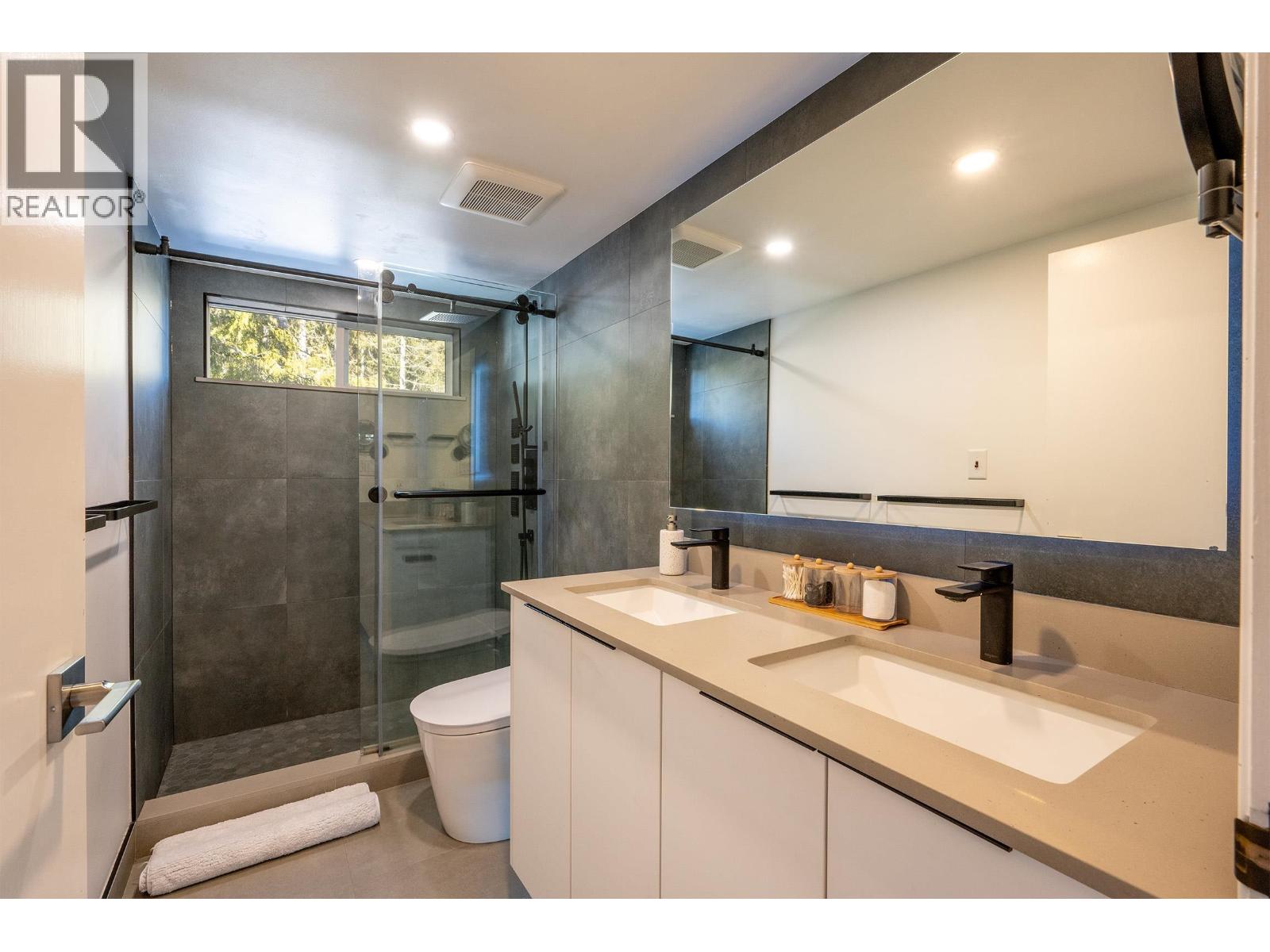 8373 MOUNTAIN VIEW DRIVE, Whistler