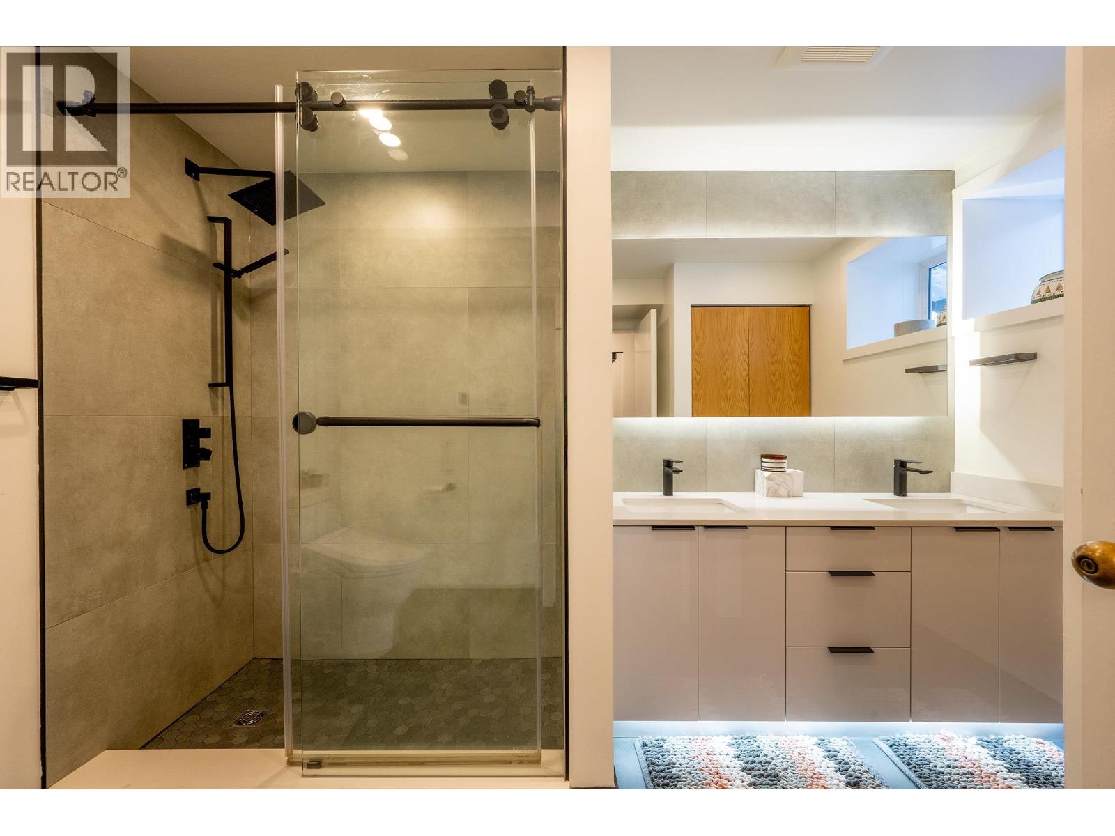 8373 MOUNTAIN VIEW DRIVE, Whistler