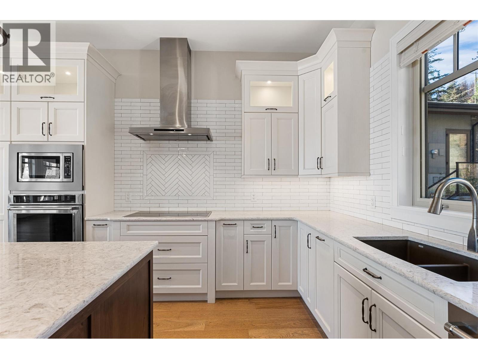 2329 Westside Place, Kelowna