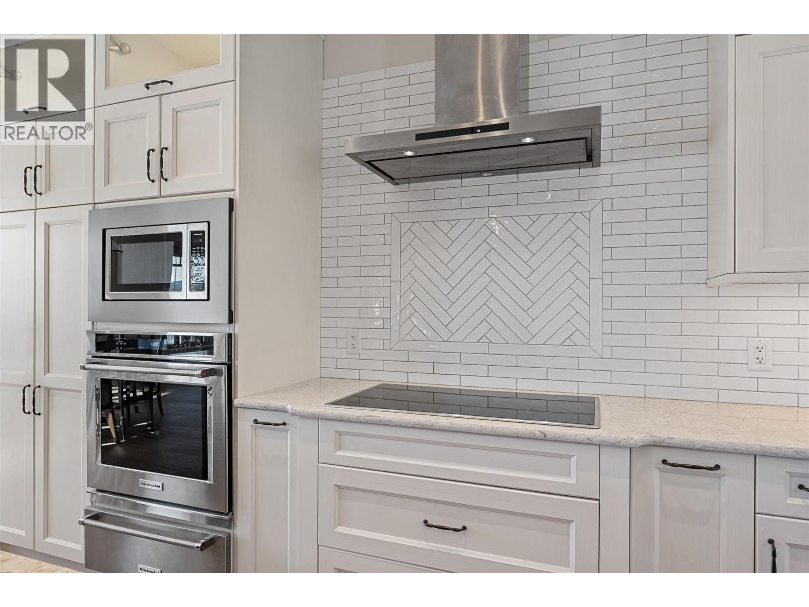 2329 Westside Place, Kelowna