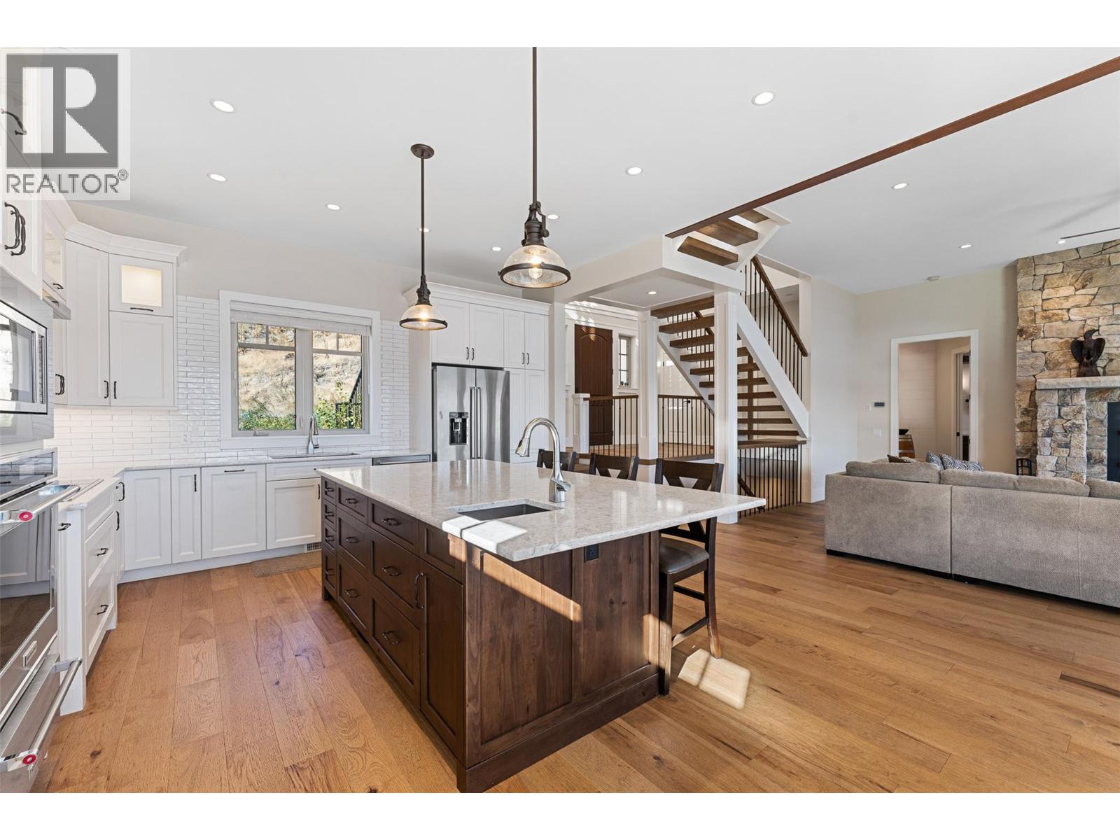 2329 Westside Place, Kelowna