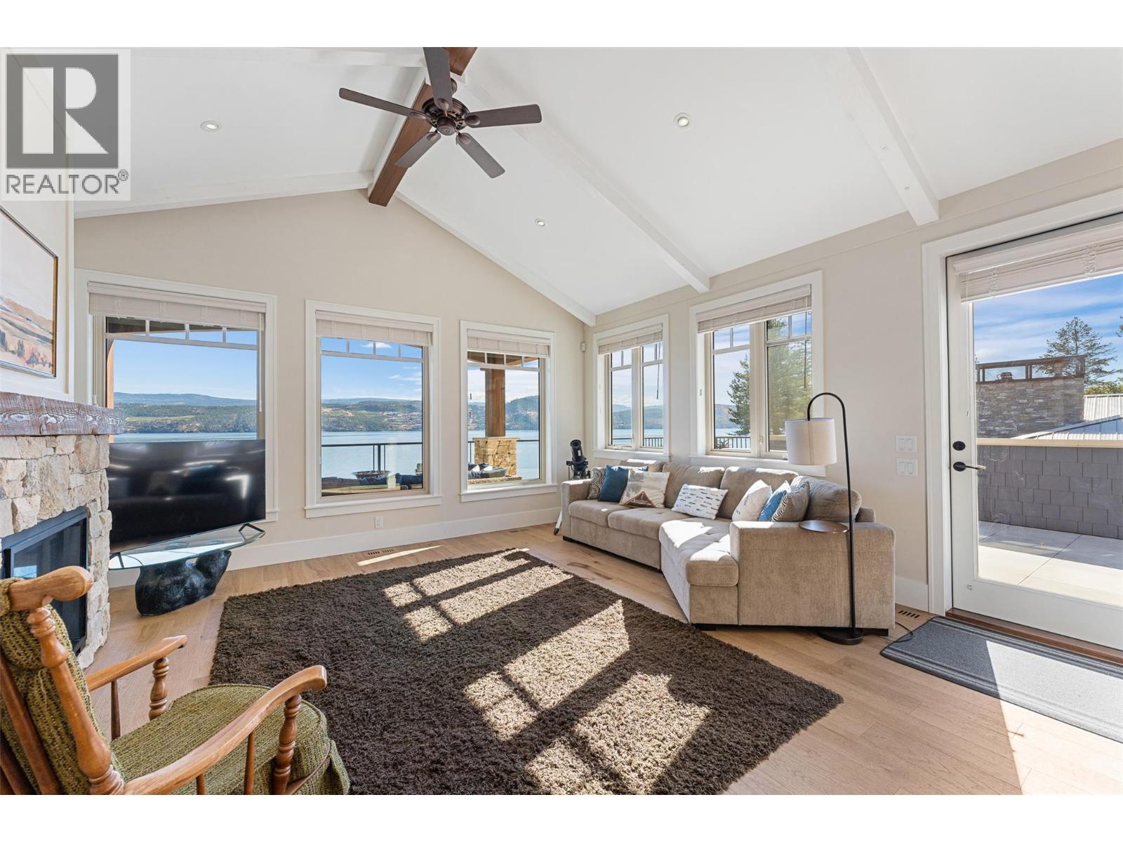 2329 Westside Place, Kelowna