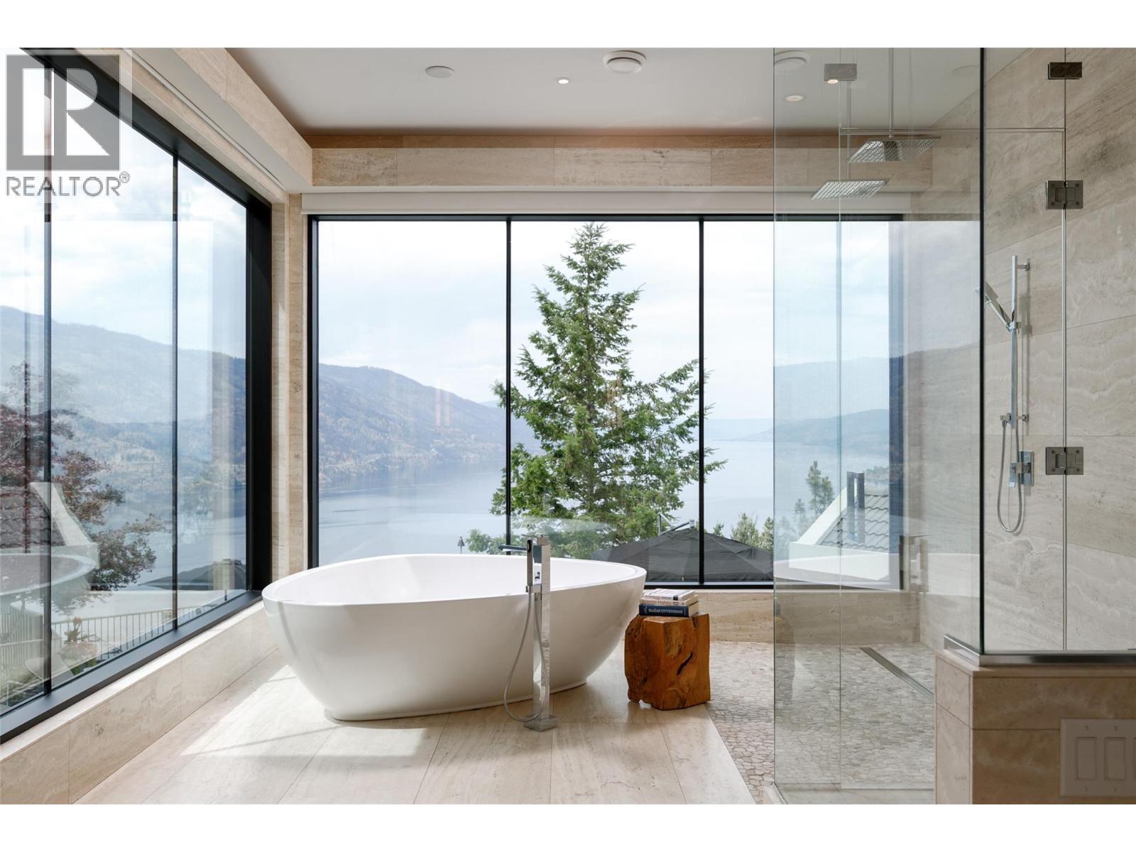 228 Caliburn Court, Kelowna