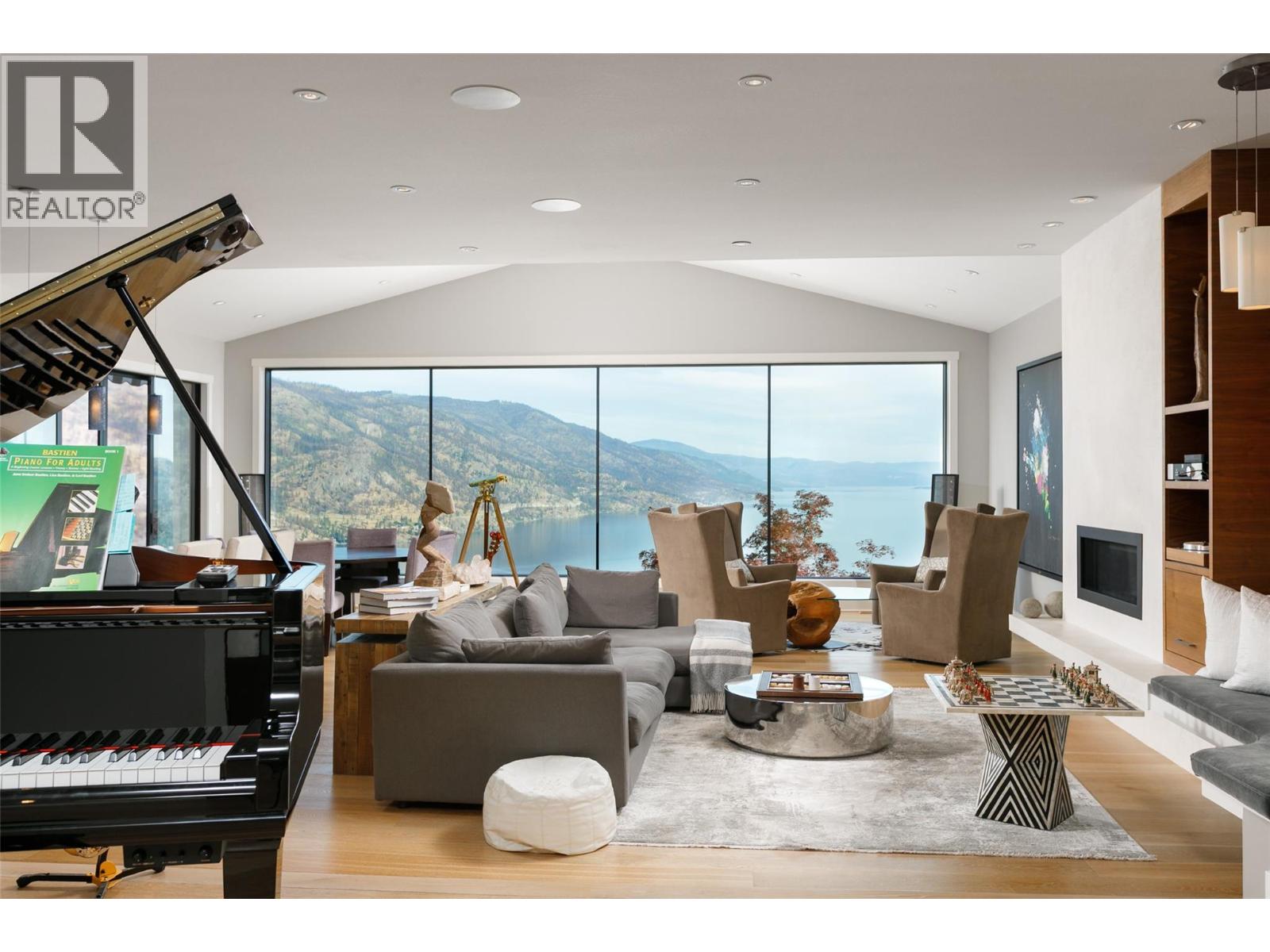 228 Caliburn Court, Kelowna