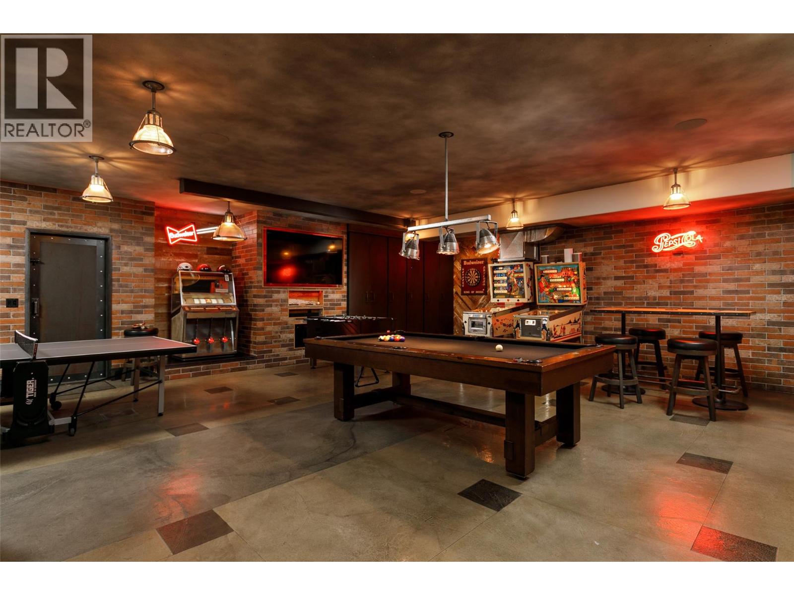 228 Caliburn Court, Kelowna