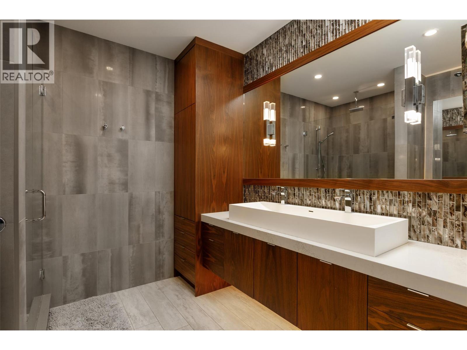 228 Caliburn Court, Kelowna