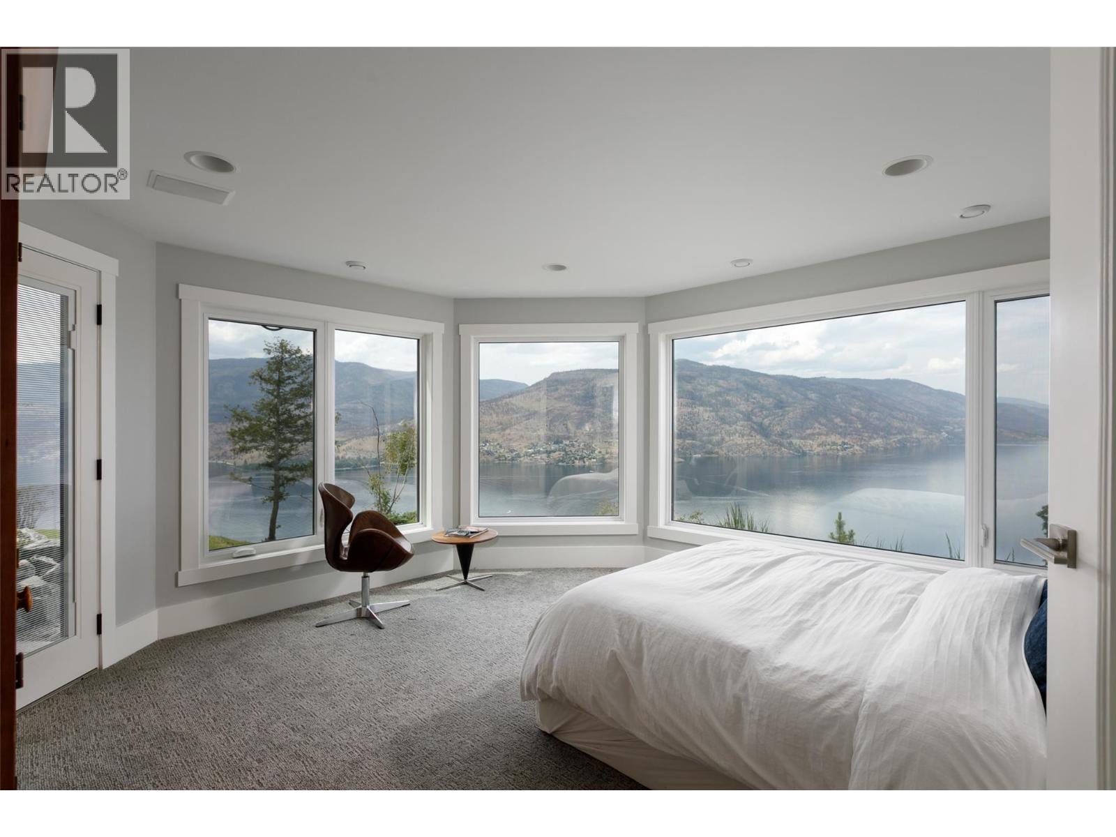 228 Caliburn Court, Kelowna