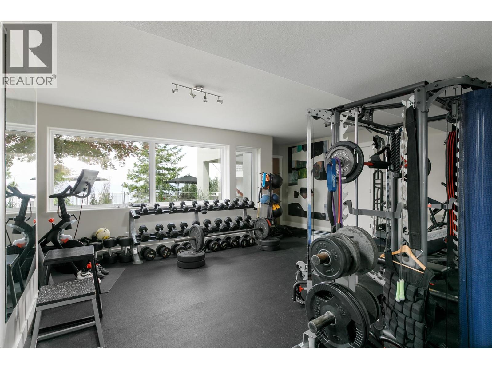 228 Caliburn Court, Kelowna