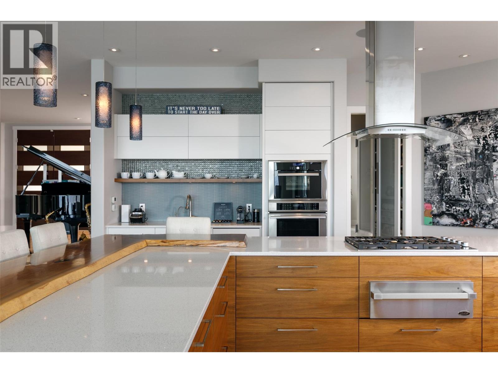 228 Caliburn Court, Kelowna