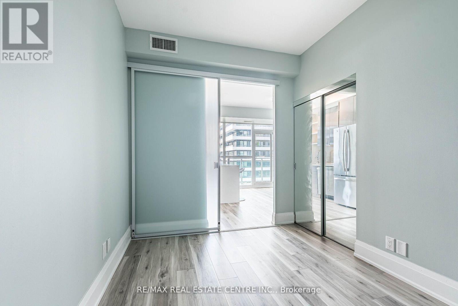 #2611 33 SHORE BREEZE DRIVE - 23