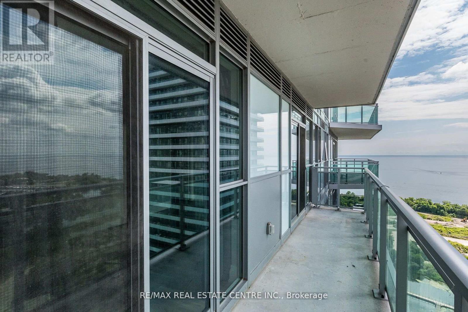 #2611 33 SHORE BREEZE DRIVE - 30