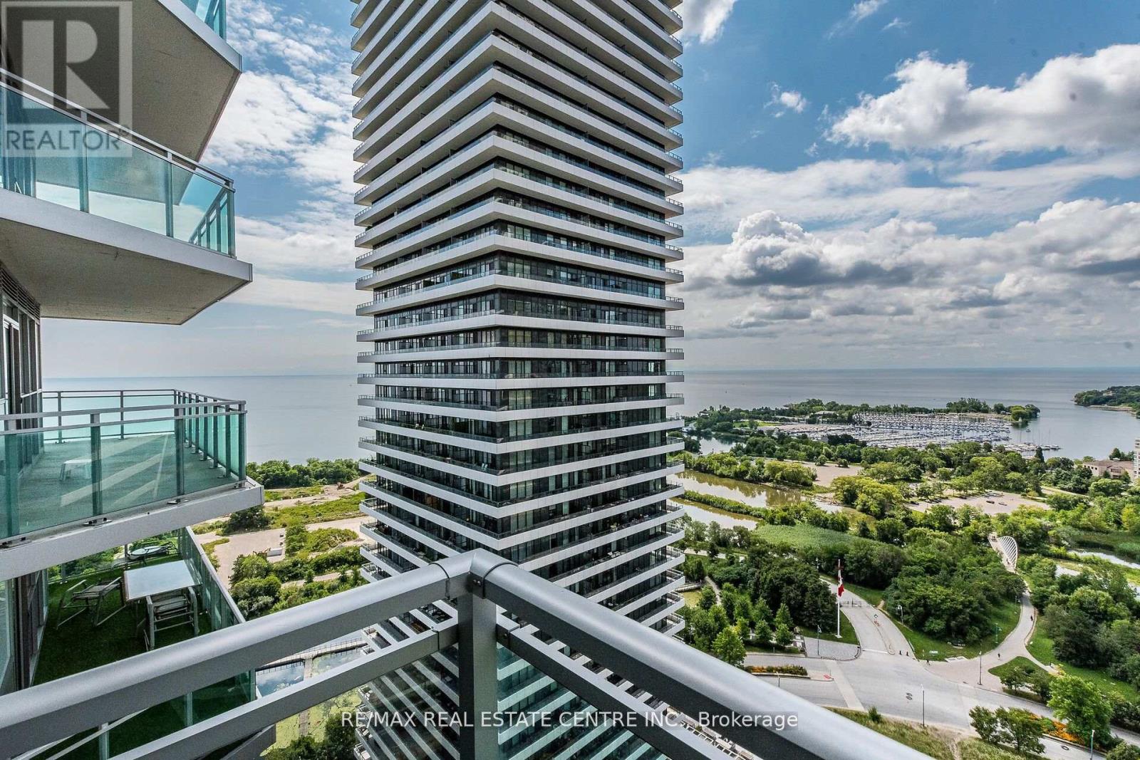 #2611 33 SHORE BREEZE DRIVE - 32
