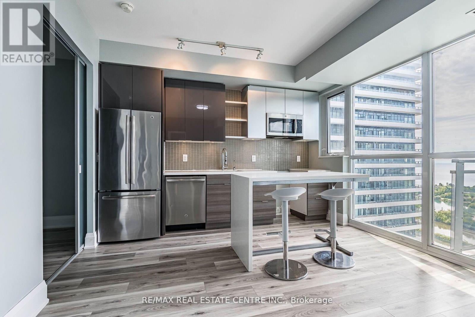 #2611 33 SHORE BREEZE DRIVE - 10