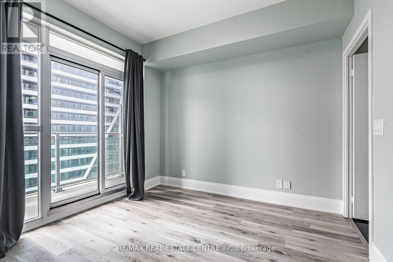 #2611 33 SHORE BREEZE DRIVE - 17