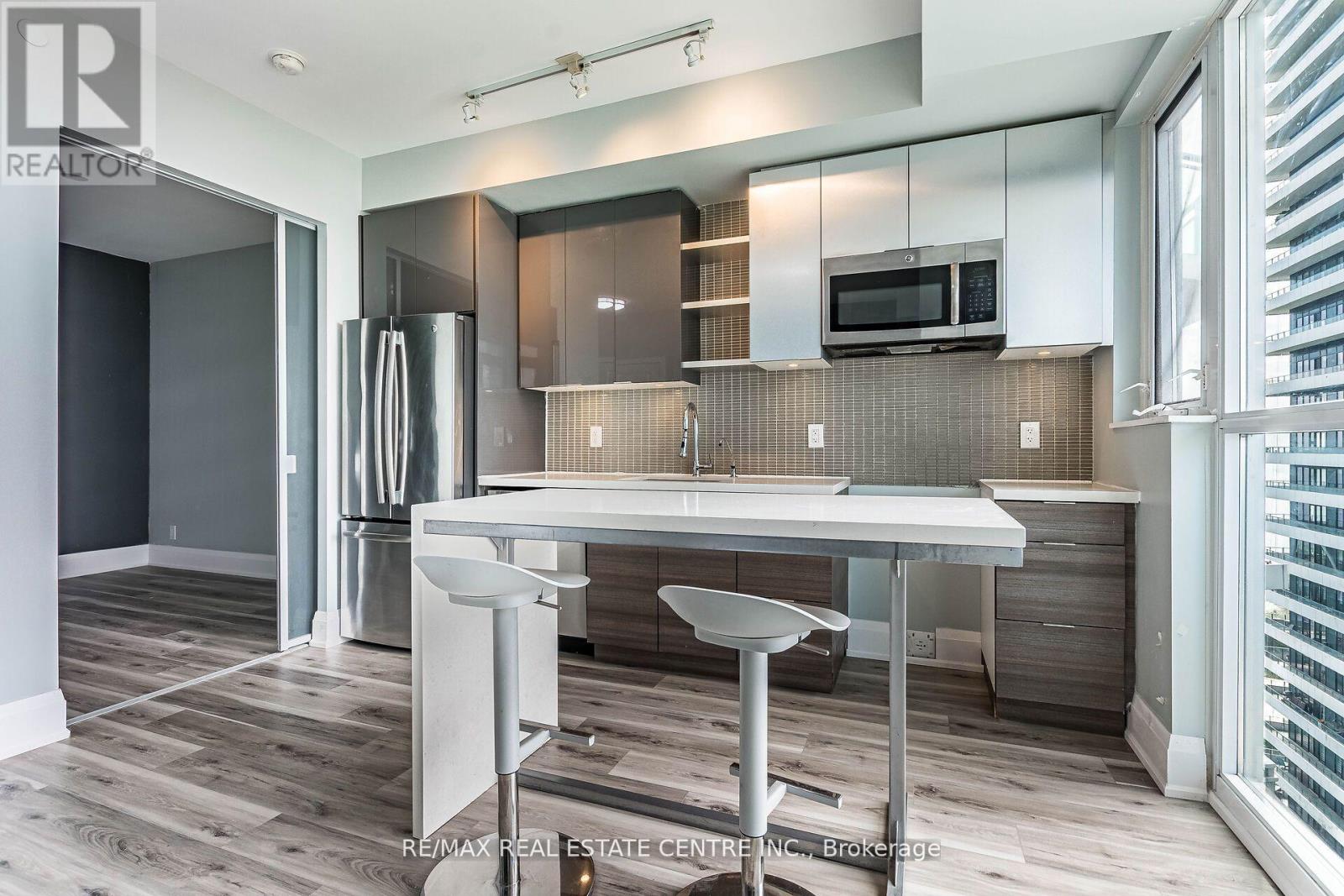 #2611 33 SHORE BREEZE DRIVE - 9