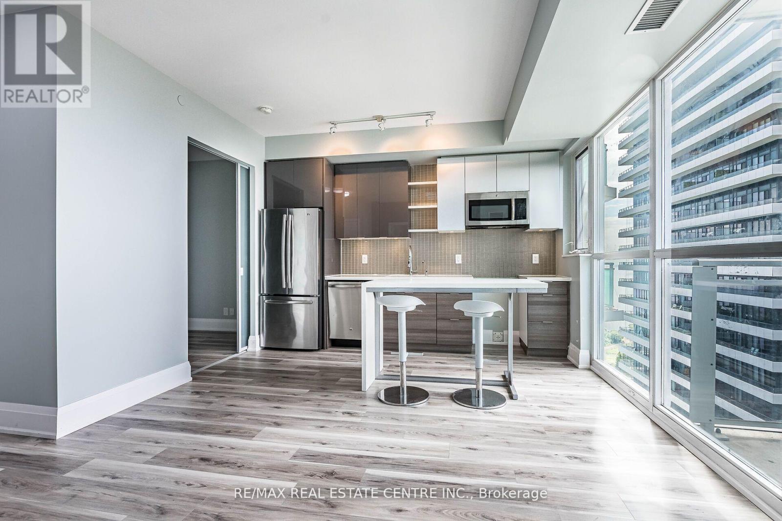 #2611 33 SHORE BREEZE DRIVE - 8
