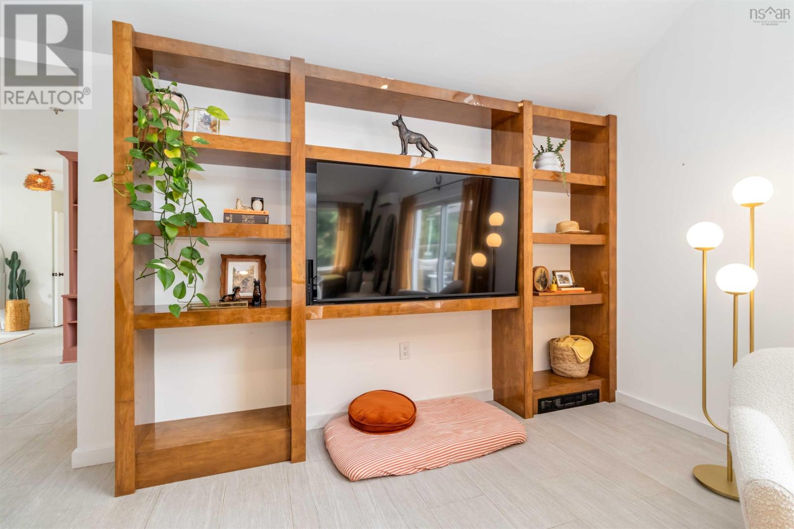 Property 13 of 39 of 8710 Highway 8