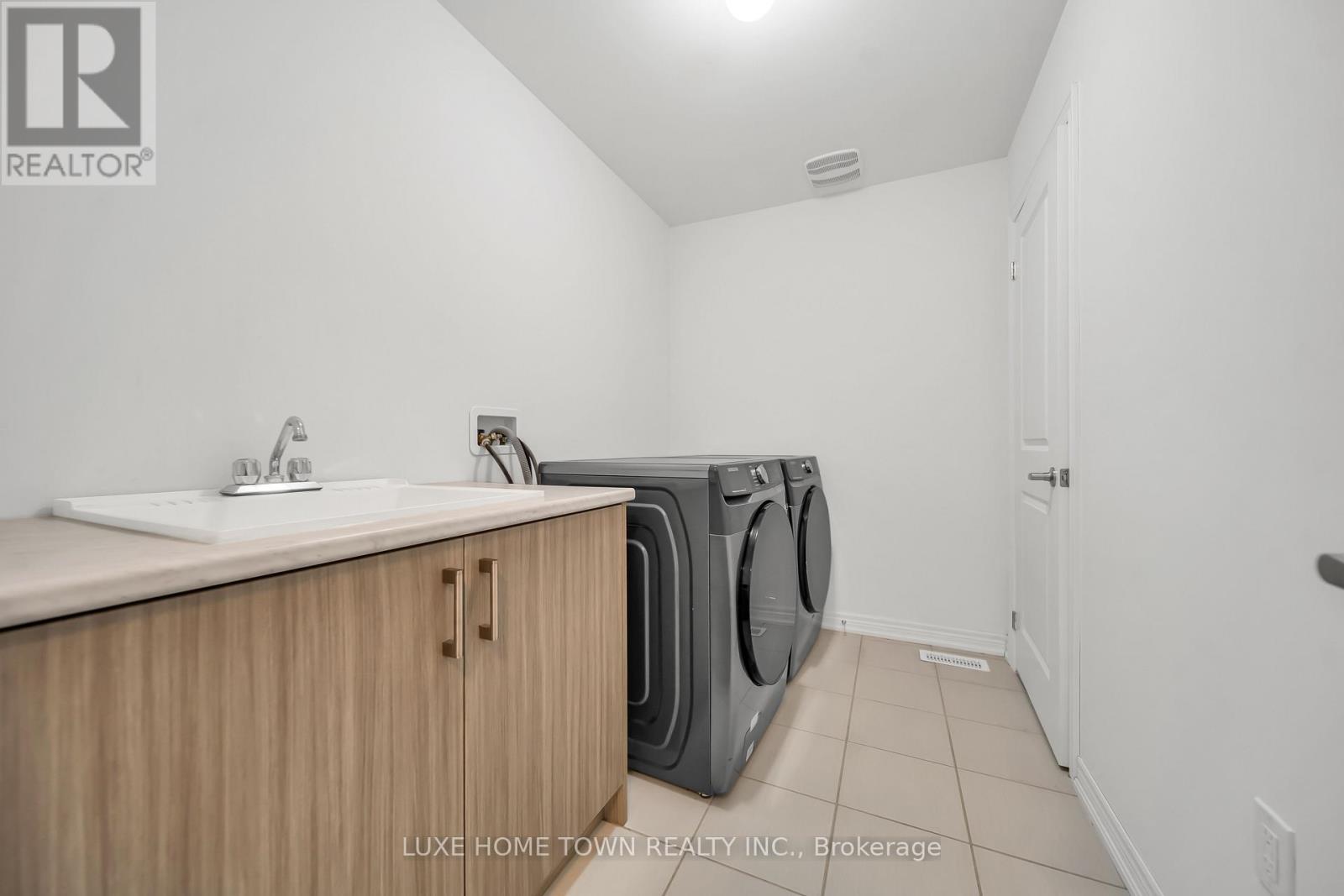 111 POVEY ROAD - 32