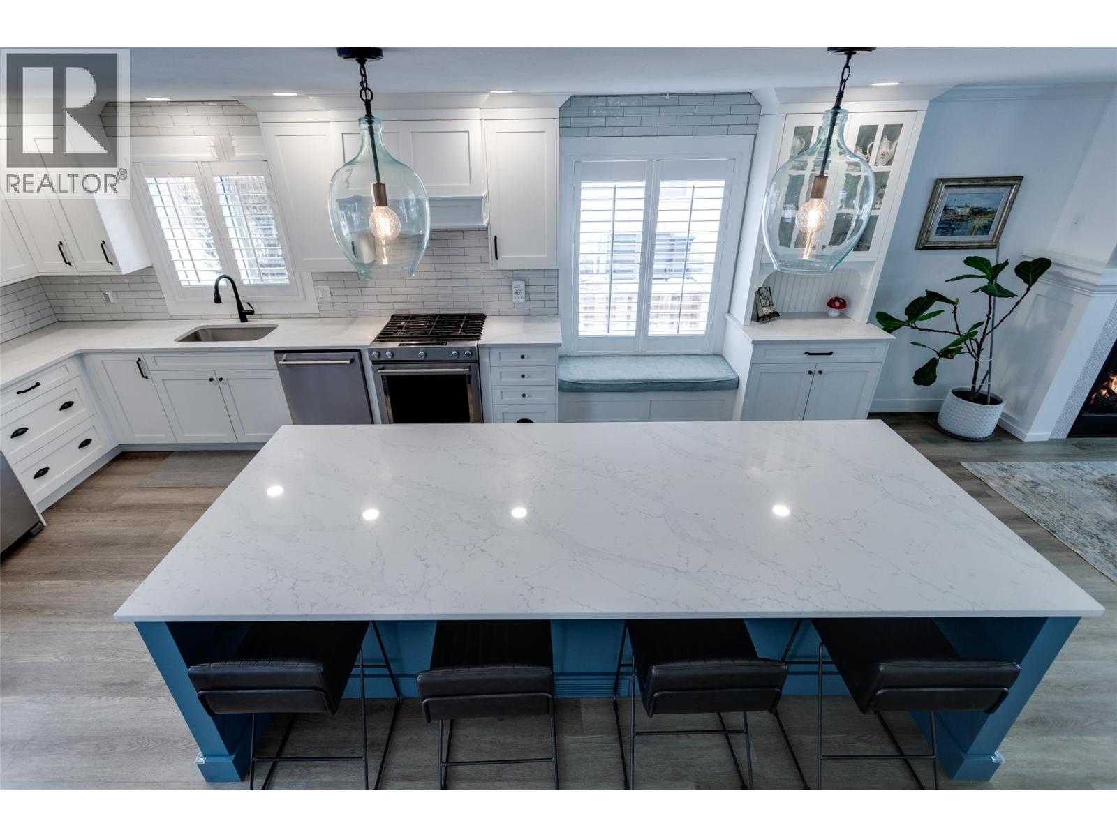 674 Cook Road, Kelowna