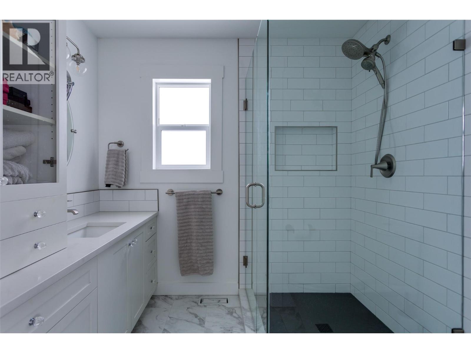 674 Cook Road, Kelowna