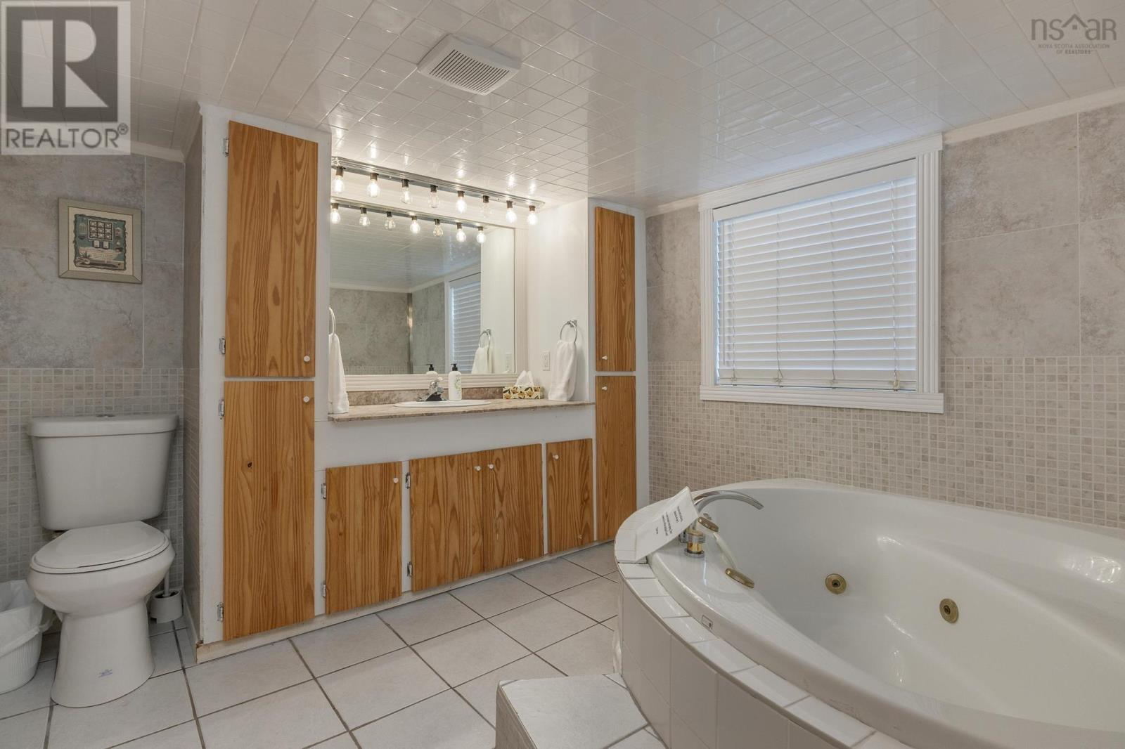 Property 8 of 47 of 359 Waverley Road