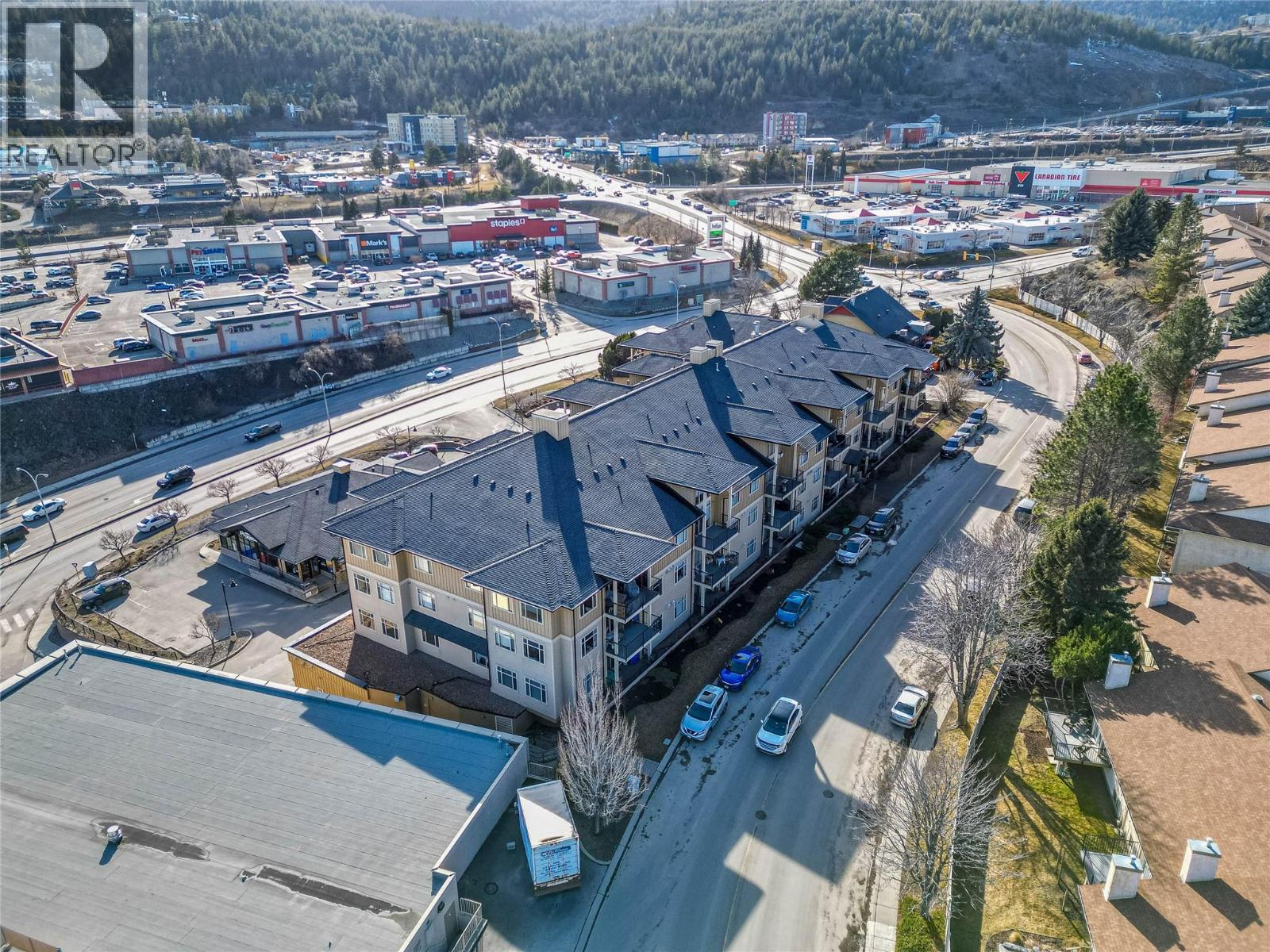 #305 1390 HILLSIDE DRIVE - 39